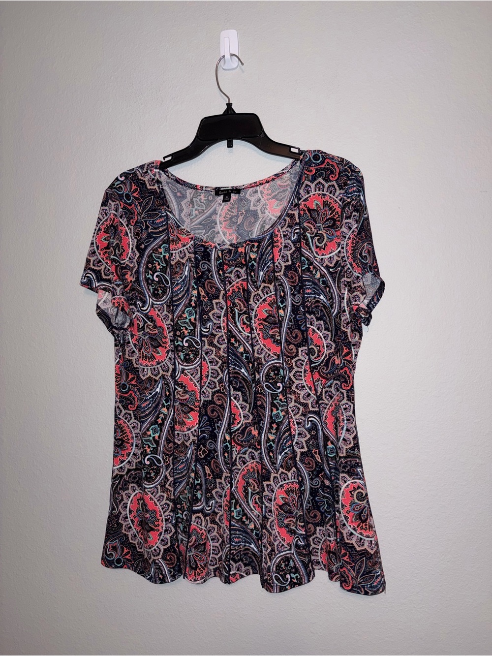 Sami & Jo Paisley Print Top with Vertical Black Trim Size XL